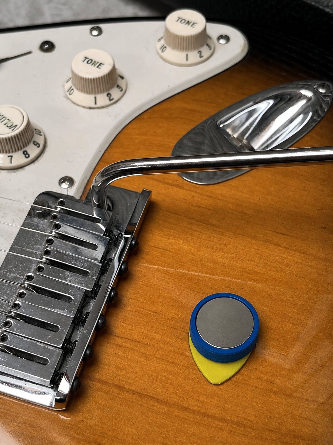 EPICK sul body di una Stratocaster, accanto al ponte